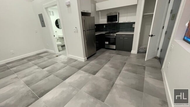 237 Utica Ave, Unit 1F in Brooklyn, NY - Building Photo - Building Photo