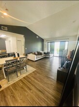 10131 W Sunrise Blvd in Plantation, FL - Building Photo - Building Photo