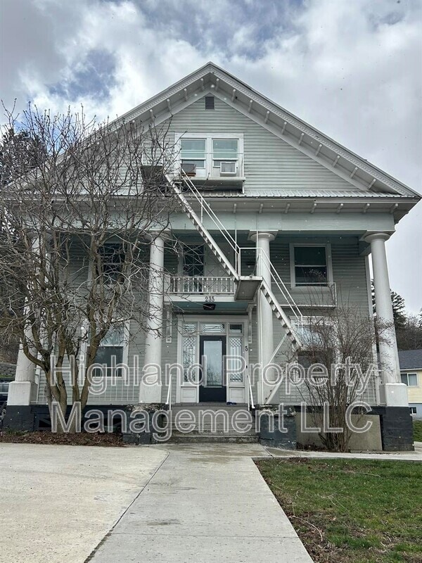 property at 235 SE Daniel St