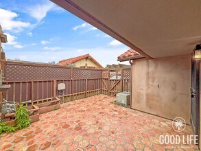 2552 Granada Cir in Spring Valley, CA - Building Photo - Building Photo