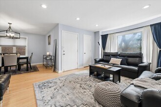 5224 N Virginia Ave in Chicago, IL - Building Photo - Building Photo