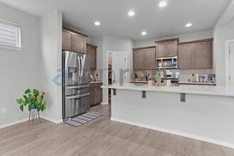 8206 14th St SE in Lake Stevens, WA - Foto de edificio - Building Photo