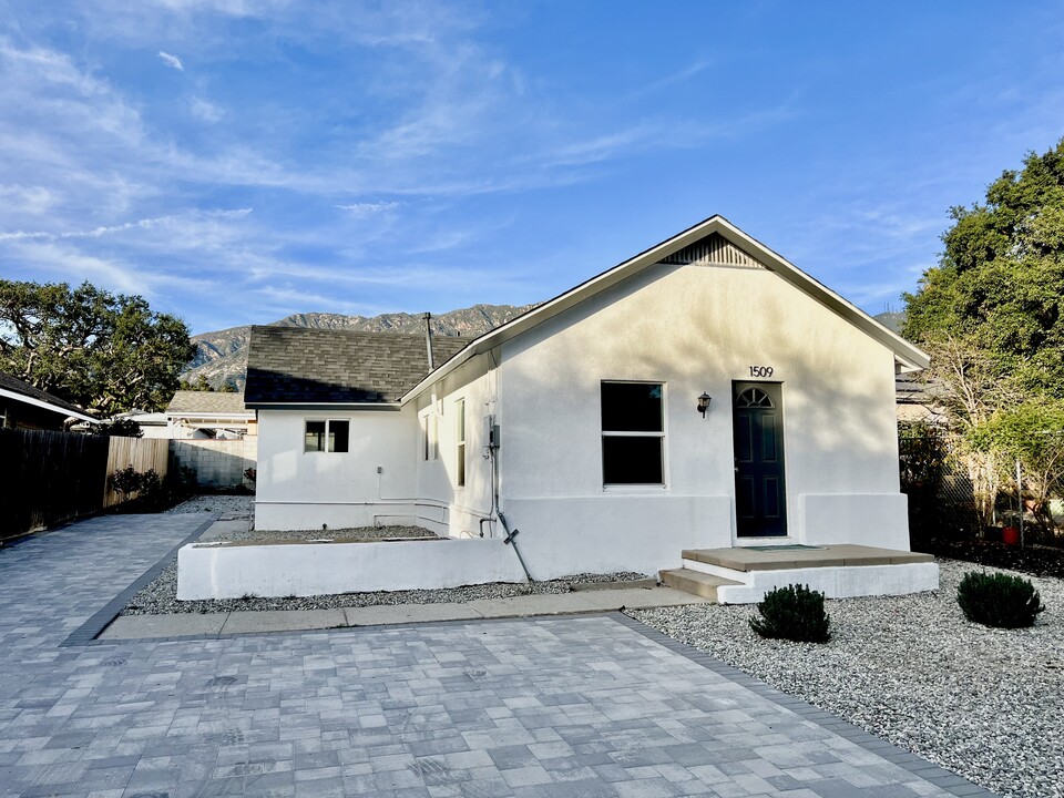 1509 Atchison St in Pasadena, CA - Foto de edificio