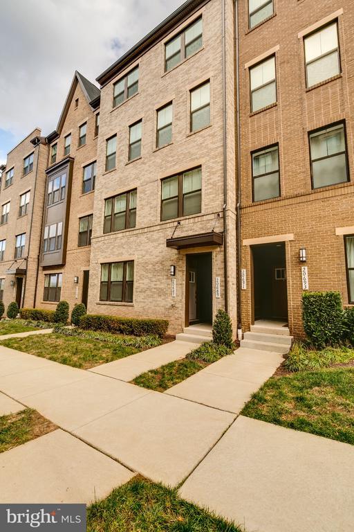 20687 Heron Landing Dr in Sterling, VA - Building Photo - Building Photo