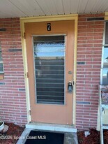 2095 Pineapple Ave, Unit 7 in Melbourne, FL - Building Photo