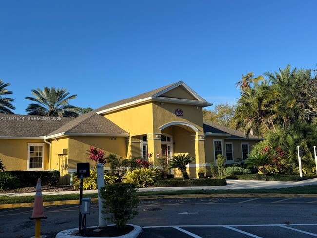 8201 Claire Ann Dr in Orlando, FL - Building Photo - Building Photo