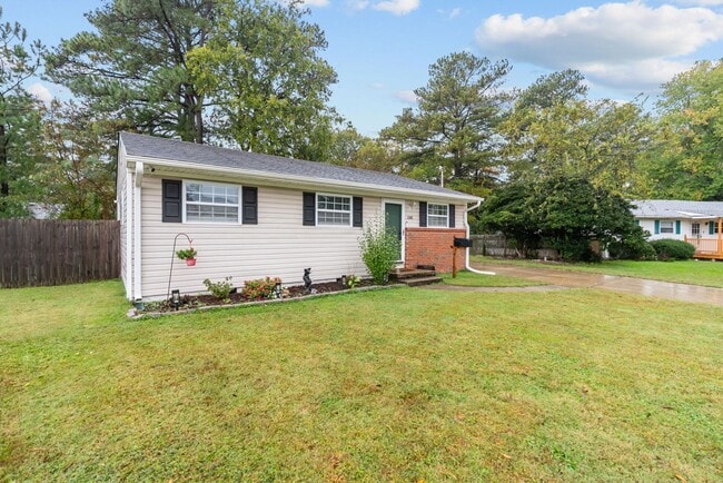 1302 Jackie Dr in Chesapeake, VA - Building Photo - Building Photo