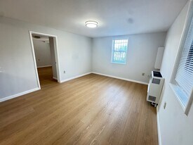 1051 63rd St, Unit B in Oakland, CA - Building Photo