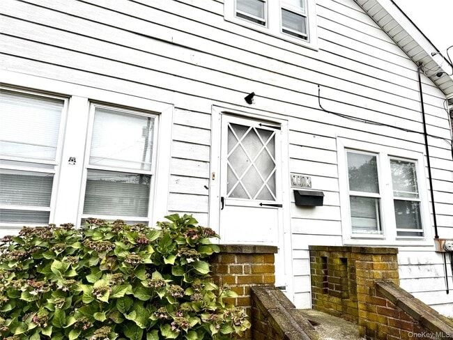 property at 1573 9th St