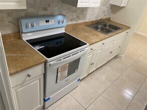 1450 NW 31st Way in Fort Lauderdale, FL - Building Photo - Building Photo