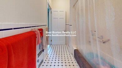 87 Boston St in Somerville, MA - Building Photo - Building Photo
