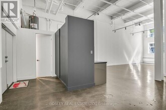 136-1173 Dundas St E in Toronto, ON - Building Photo - Building Photo