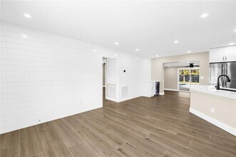 4891 Venetian Blvd NE in St. Petersburg, FL - Building Photo - Building Photo