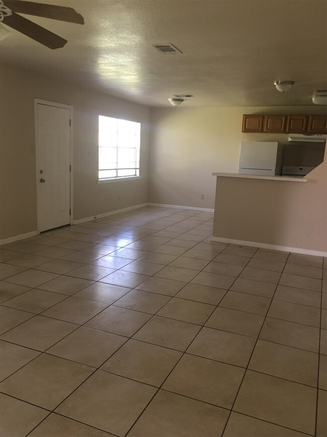 property at 19 Parkland Cir