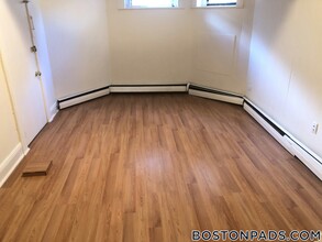 1135 Commonwealth Ave in Boston, MA - Building Photo - Building Photo