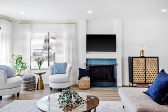 726 N Lucia Ave in Redondo Beach, CA - Building Photo - Building Photo