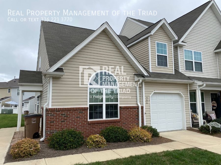 506 Song Sparrow Ln in Greensboro, NC - Foto de edificio