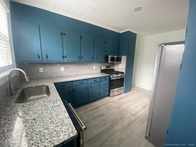 279 Wakelee Ave in Ansonia, CT - Building Photo - Building Photo