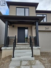 261 Benninger Dr in Kitchener, ON - Building Photo - Building Photo