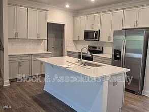 2318 Sugar Cone Wy in Fuquay Varina, NC - Building Photo - Building Photo