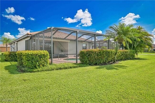 2727 Via Piazza Loop in Ft. Myers, FL - Building Photo - Building Photo