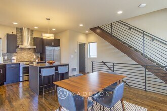 7447 4th Ave NE in Seattle, WA - Building Photo - Building Photo