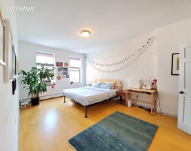 686 Grand St-Unit -: 3 in Brooklyn, NY - Building Photo - Building Photo