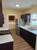 512 Powers Ct in Yorkville, IL - Building Photo