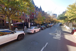 256 Newbury St, Unit 10 in Boston, MA - Building Photo