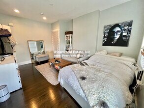 57 Dwight St, Unit 2 in Boston, MA - Foto de edificio - Building Photo