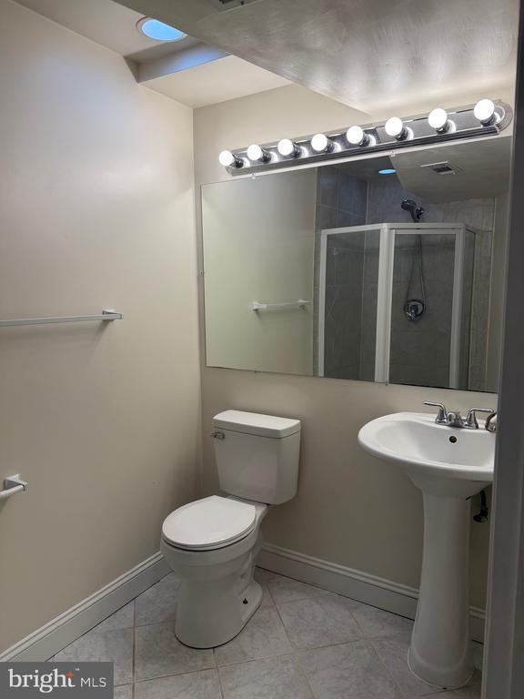 19 Allenhurst Ct in Gaithersburg, MD - Building Photo - Building Photo