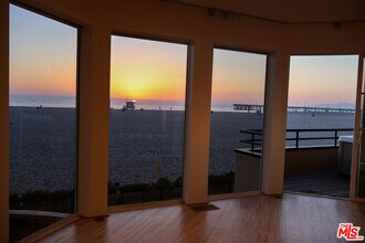 3505 Ocean Front Walk in Marina Del Rey, CA - Building Photo - Building Photo