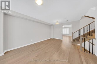 489 Twin Streams Rd in Whitby, ON - Building Photo - Building Photo