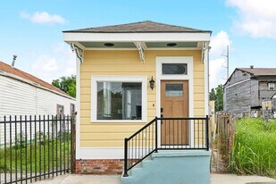 2009 Governor Nicholls St in New Orleans, LA - Building Photo
