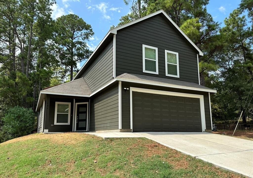 406 Noel in Livingston, TX - Building Photo