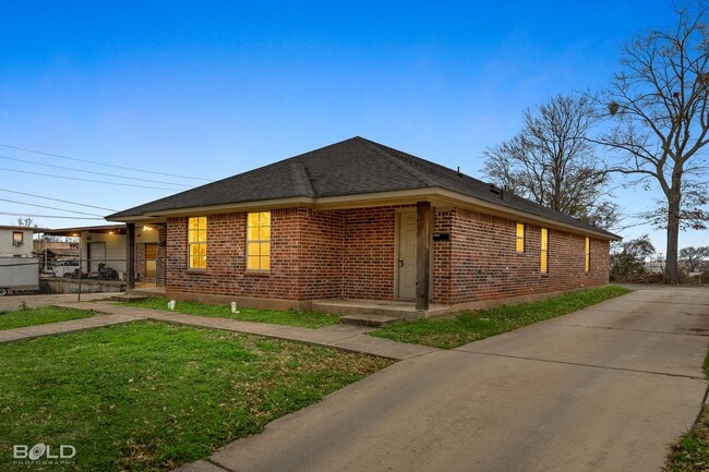 property at 1719 Lakeshore Dr