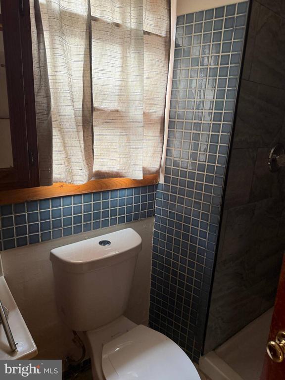 property at 6208 Welshire Pl