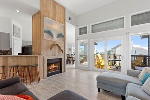 17627 Termini-San Luis Pass Rd in Galveston, TX - Building Photo