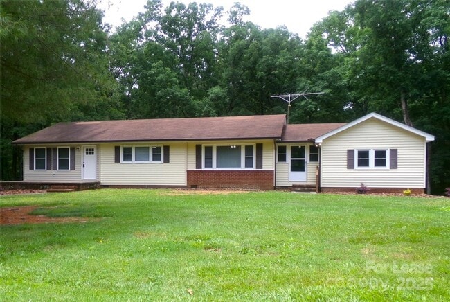 property at 1441 Gold Hill Rd E