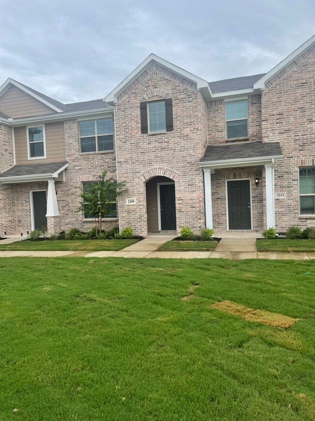 2209 Greystone Dr in Denton, TX - Building Photo - Building Photo