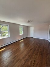337 Wiklund Ave in Stratford, CT - Foto de edificio - Building Photo