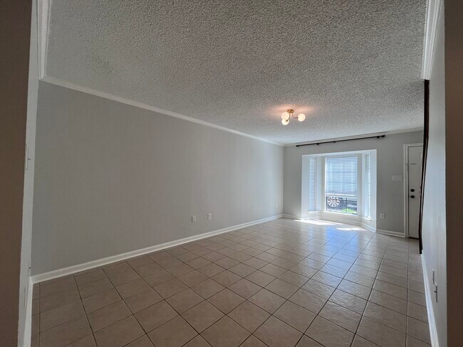 402 Longwood Ct, Unit Apt A in Baton Rouge, LA - Foto de edificio - Building Photo