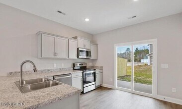 177 Loren Rd in Hubert, NC - Building Photo - Building Photo