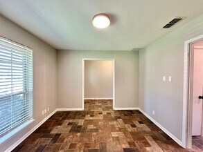 6101 Wilshire Dr in Tyler, TX - Building Photo - Building Photo