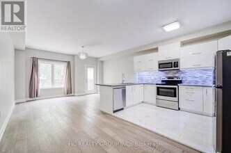 56 N Lake Rd in Richmond Hill, ON - Building Photo - Building Photo