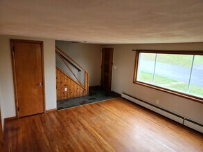 601 Zimmer Ave, Unit Apt A in Endicott, NY - Foto de edificio - Building Photo