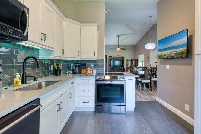 3895 Island Club Cir W in Atlantis, FL - Building Photo