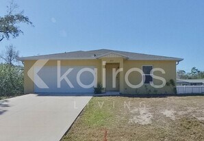 262 Grenada St NW in Port Charlotte, FL - Building Photo