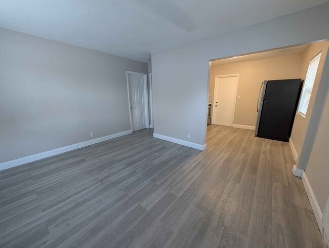 2300 Douglas St in Hollywood, FL - Building Photo - Building Photo