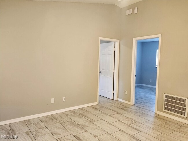 4527 19th St SW in Lehigh Acres, FL - Building Photo - Building Photo